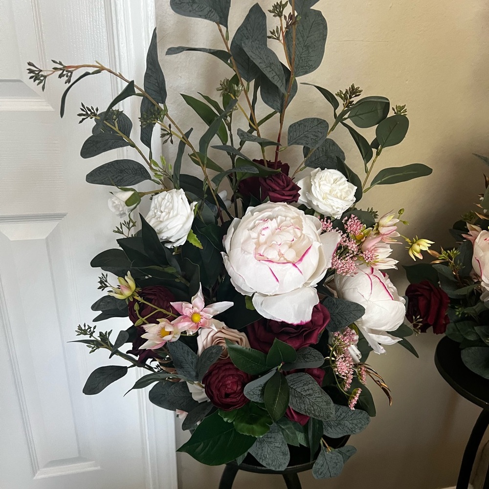 Ling’s Moment Freestanding Altar Arrangements Romantic Marsala